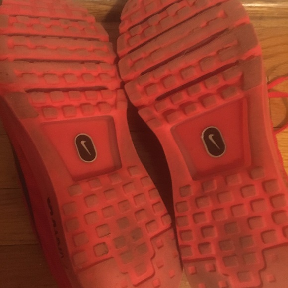 Nike Air Max 2017 Bright Crimson Red Size 11 Athletic Running Track - Picture 6 of 7